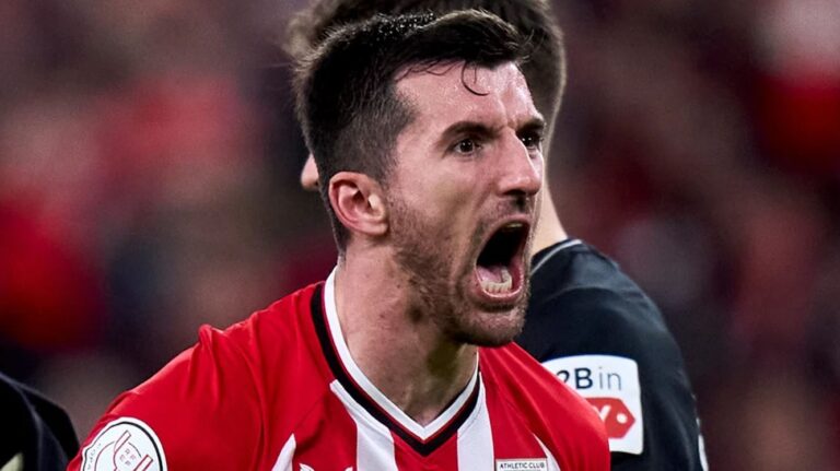 dani-vivian-pemain-terbaik-yang-menginspirasi-dunia-sepak-bola