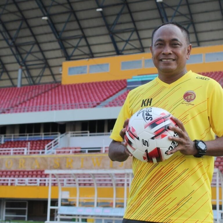 profil-dan-perjalanan-karier-pemain-bola-kas-hartadi