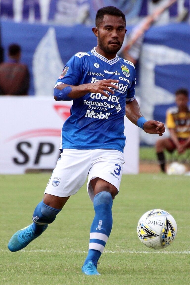 profil-lengkap-pemain-bola-ardit-krymi-dan-perjalanannya