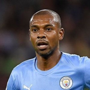 profil-lengkap-pemain-bola-fernandinho