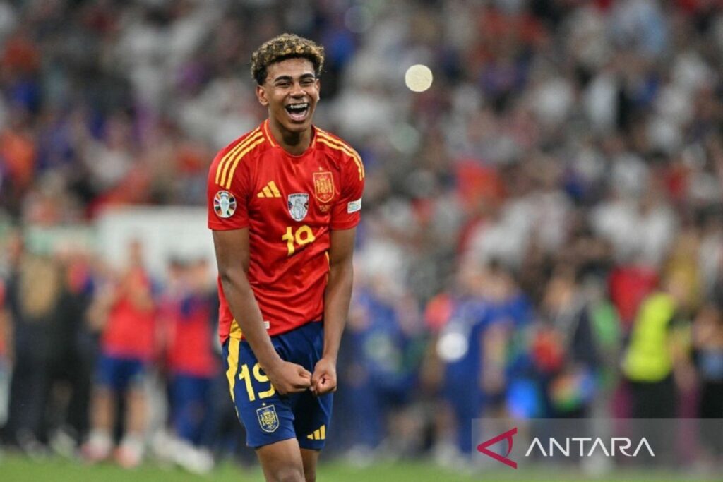 profil-lengkap-pemain-bola-lamine-yamal