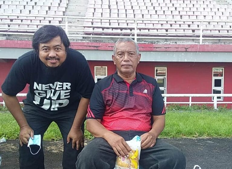 profil-pemain-bola-riono-asnan-perjalanan-dan-kariernya