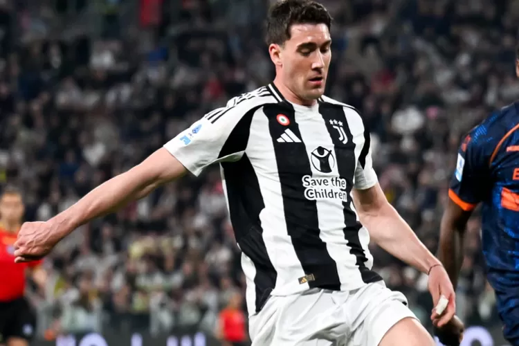 dusan-vlahovic-profil-dan-perjalanan-karier-pemain-bola