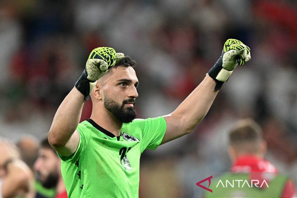 giorgi-mamardashvili-profil-dan-peran-pemain-bola-georgia