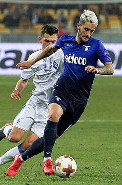 profil-lengkap-pemain-bola-luis-alberto-karier-dan-prestasinya