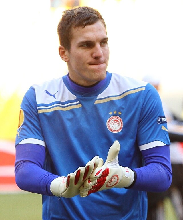 profil-pemain-bola-balazs-megyeri-kiprah-dan-karier-sepak-bola