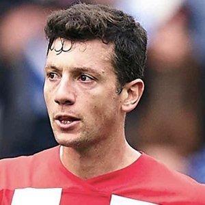 profil-pemain-bola-mikel-vesga-karier-dan-peran-di-lapangan