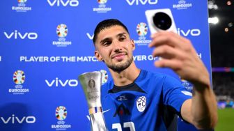profil-pemain-bola-adam-gnezda-cerin-karier-dan-prestasinya