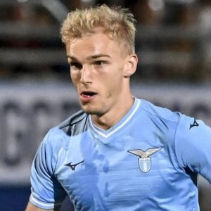profil-pemain-bola-gustav-isaksen-karier-dan-prestasinya