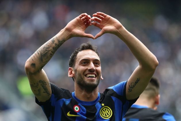 profil-pemain-bola-hakan-calhanoglu-kreativitas-dan-keahlian-midfielder