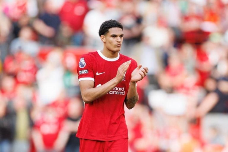 profil-pemain-bola-jarrel-quansah-karier-dan-prestasinya