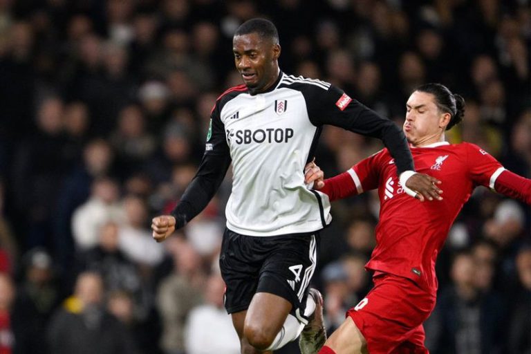 profil-pemain-bola-tosin-adarabioyo-karier-dan-performa
