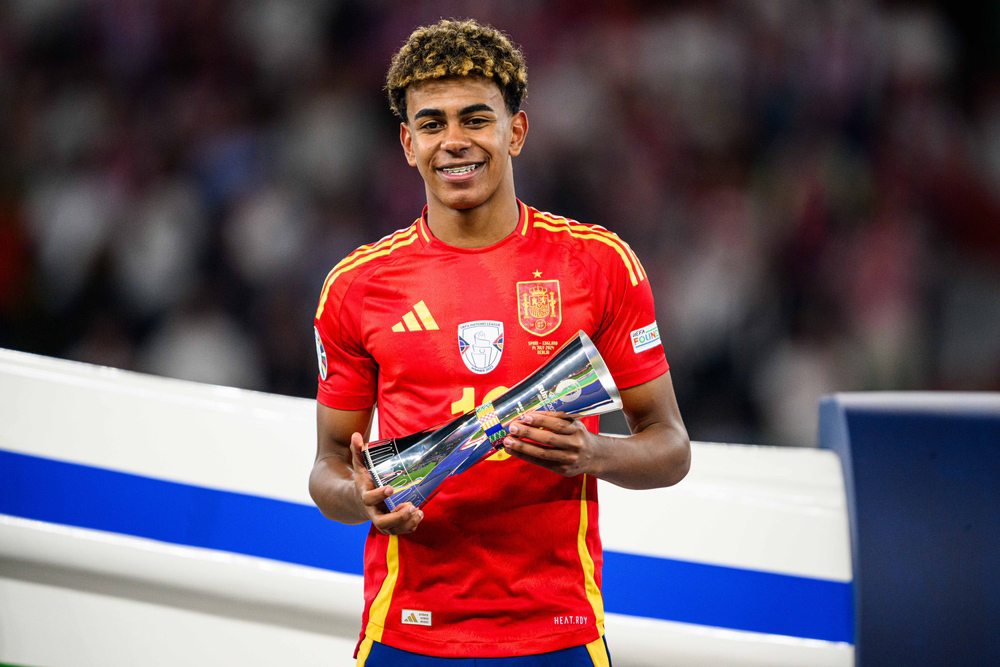 lamine-yamal-pemain-bola-muda-berpotensi-tinggi-di-dunia-sepak-bola