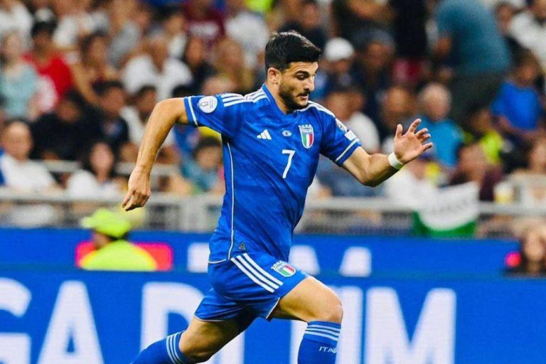 riccardo-orsolini-profil-dan-perjalanan-karir-pemain-bola-italia