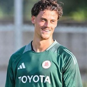 profil-lengkap-pemain-bola-mile-svilar-dan-perjalanan-kariernya