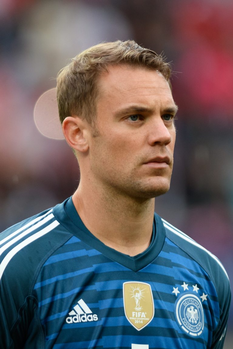 profil-pemain-bola-manuel-neuer-kiper-handal-bayern-munich