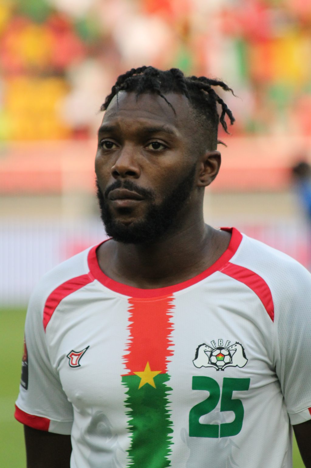 profil-pemain-bola-steeve-yago-karier-dan-prestasinya