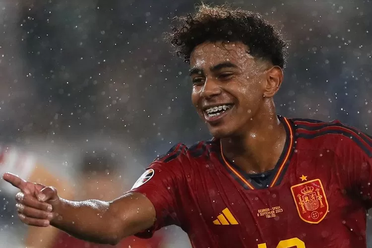 lamine-yamal-profil-pemain-bola-muda-berbakat-dari-spanyol