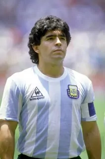 profil-lengkap-pemain-bola-legenda-diego-maradona