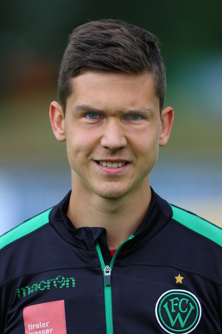profil-lengkap-pemain-bola-lukas-wedl-dan-perjalanannya