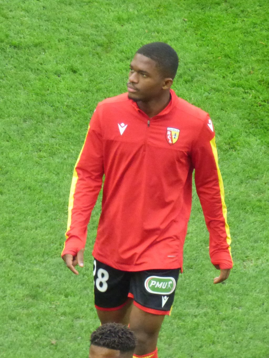 profil-pemain-bola-cheick-doucoure-gelandang-serba-bisa