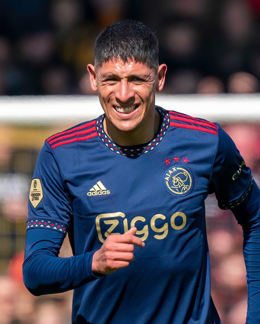 profil-pemain-bola-edson-alvarez-karir-dan-prestasinya